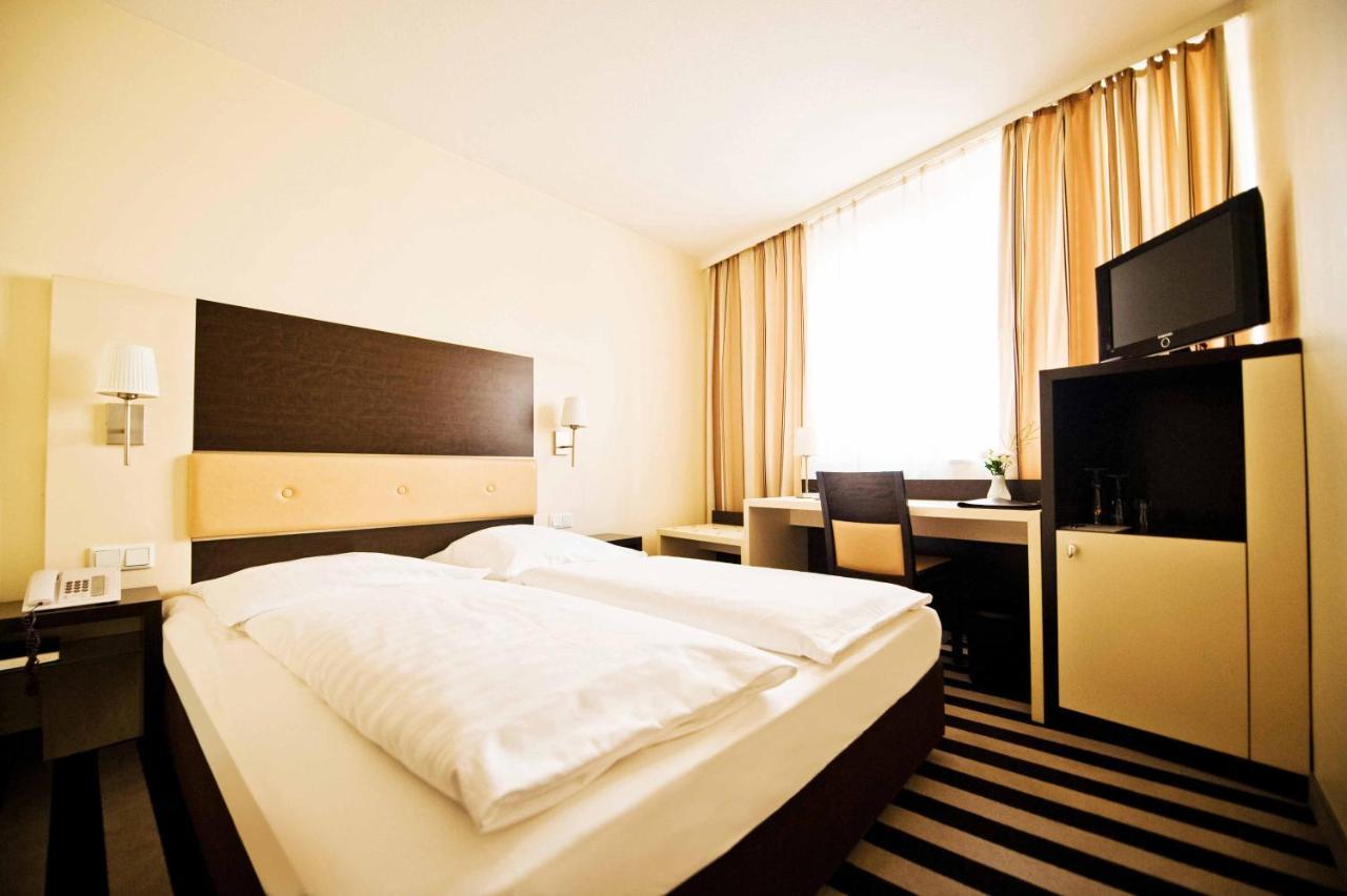 Hotel Bristol - Frankfurt - Station