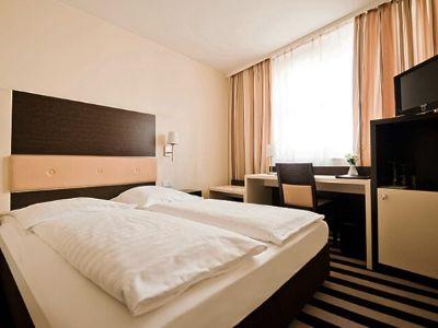 Hotel Bristol - Frankfurt - Station