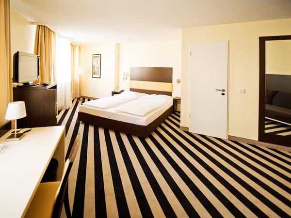 Hotel Bristol - Frankfurt - Station